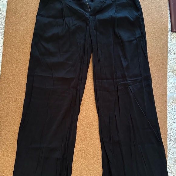 ALICE + OLIVIA - BLACK PANTS - Sz 0 - Style No.: C001123267 - Picture 4 of 4